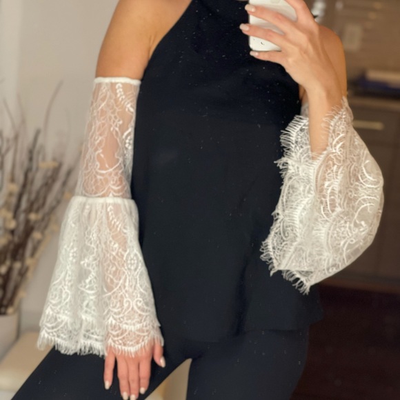 Mock neck open shoulder lace sleeves top. Isla Australia.Never worn🥲 - Picture 3 of 14